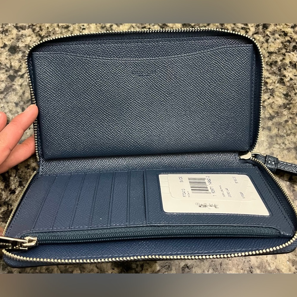 🌸SOLD🌸 NWT Coach XGRN Large Phone Wallet Wristlet - Picture 4 of 8